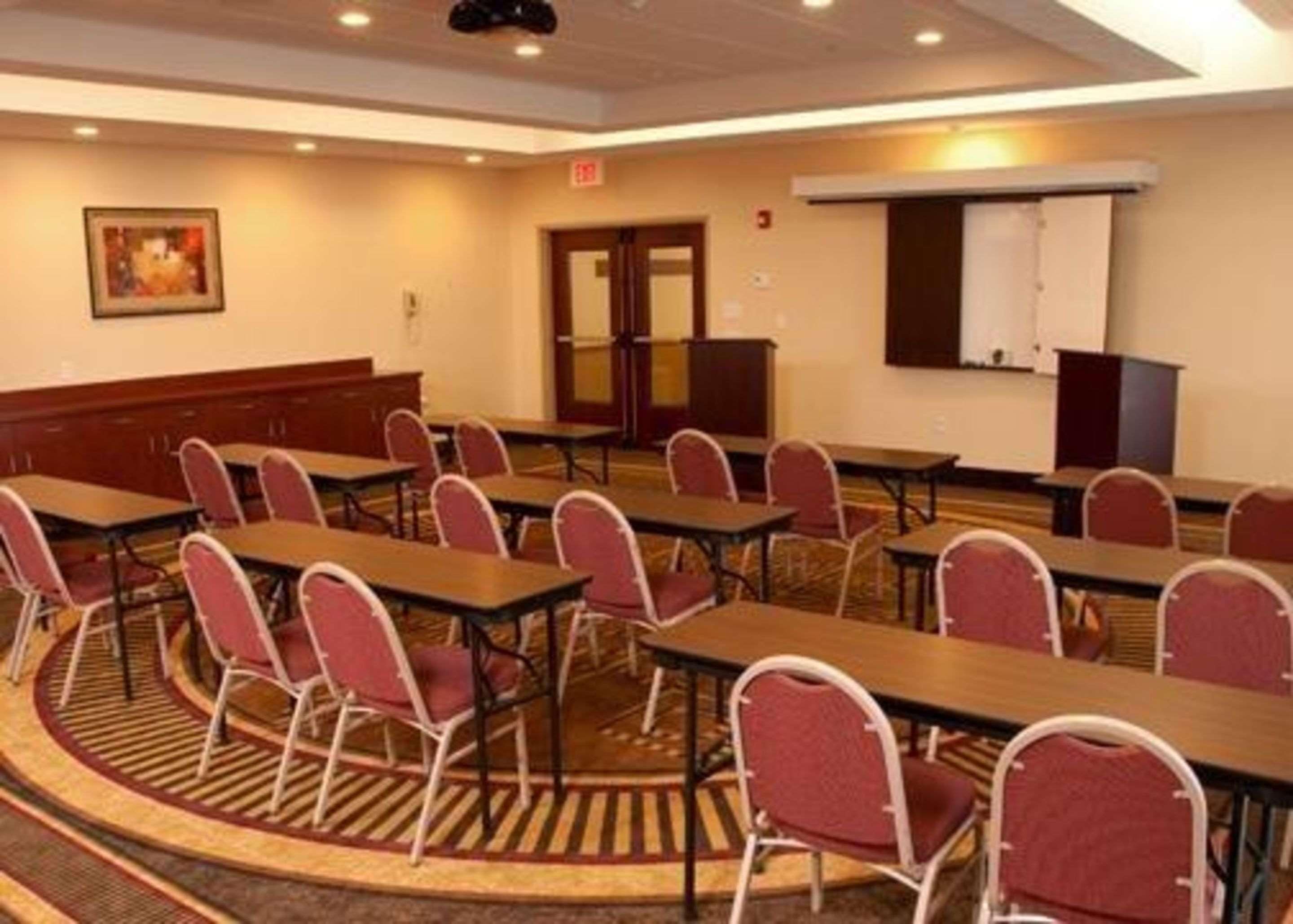 Comfort Inn & Suites Kent - University Area Ngoại thất bức ảnh