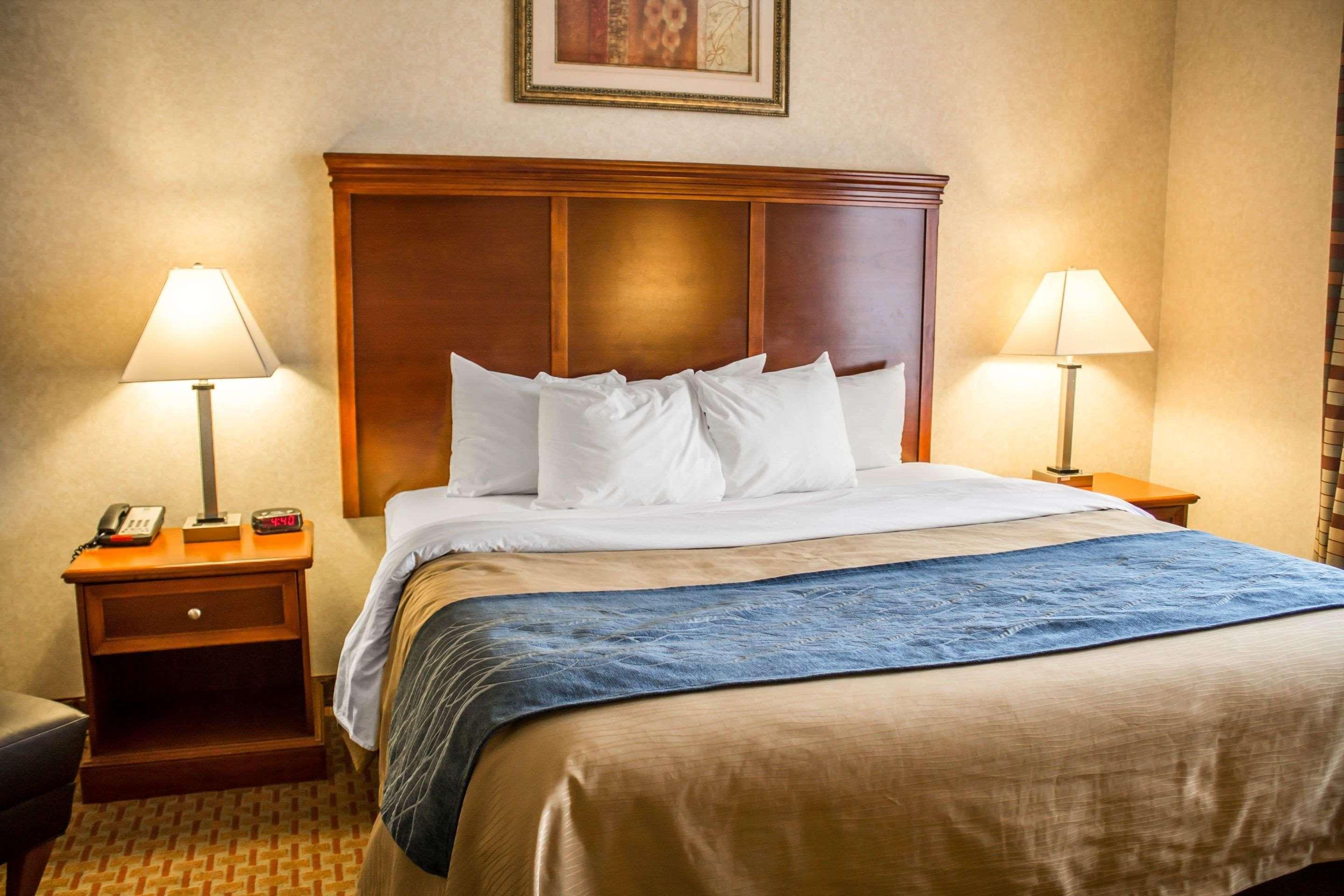 Comfort Inn & Suites Kent - University Area Ngoại thất bức ảnh