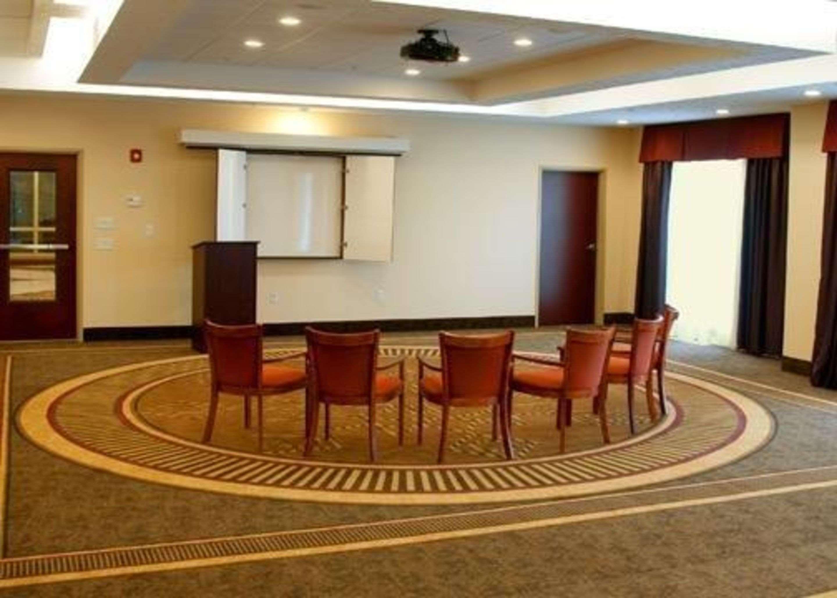 Comfort Inn & Suites Kent - University Area Ngoại thất bức ảnh