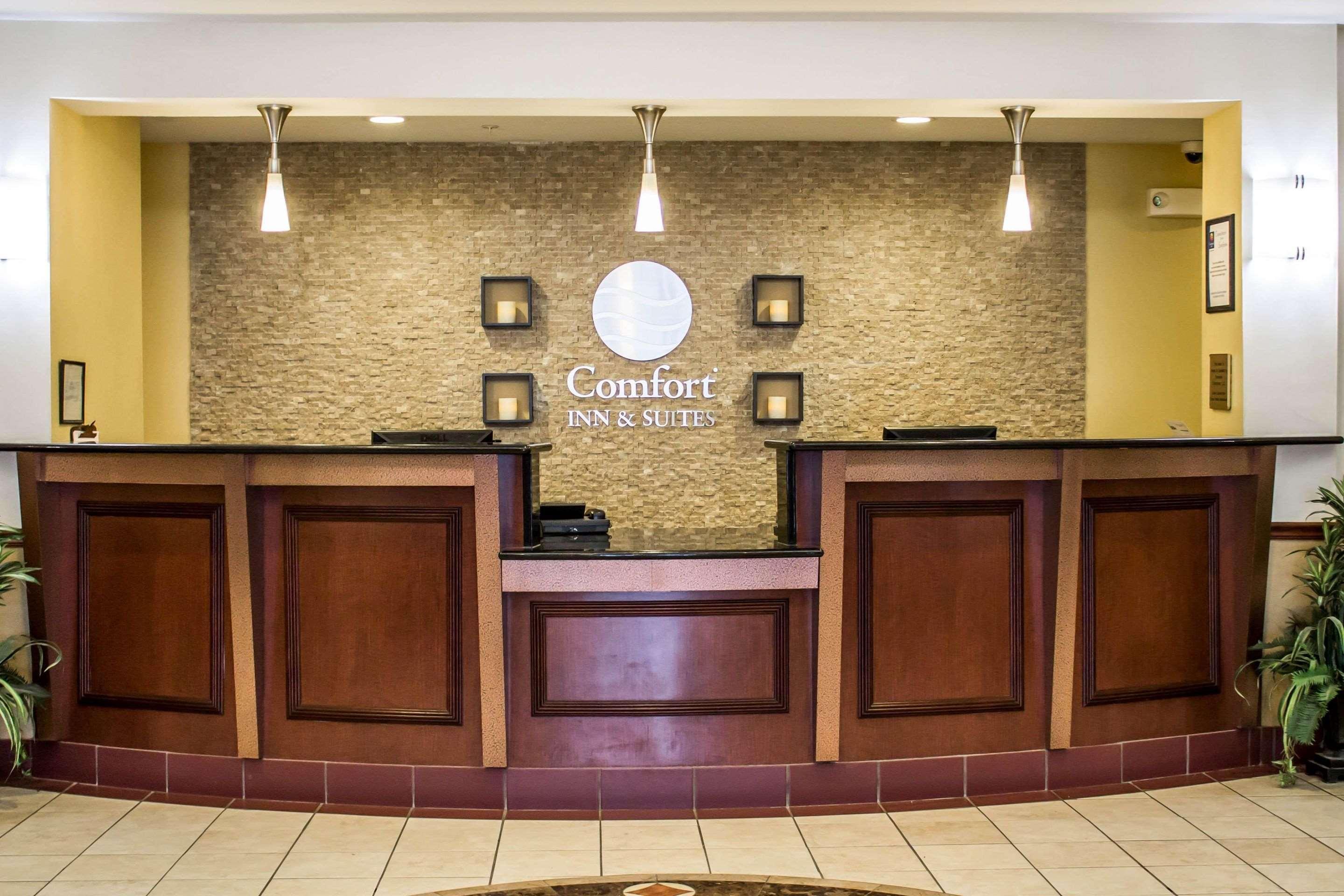 Comfort Inn & Suites Kent - University Area Ngoại thất bức ảnh
